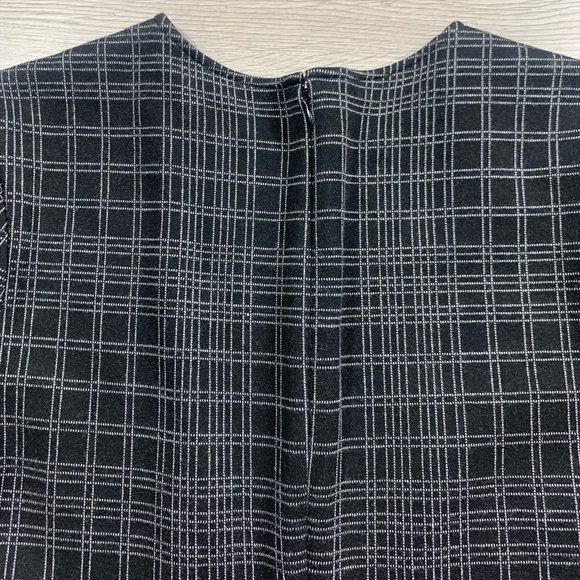 Theory Rijik Structured Knit Pattern Shift Dress - Picture 6 of 11